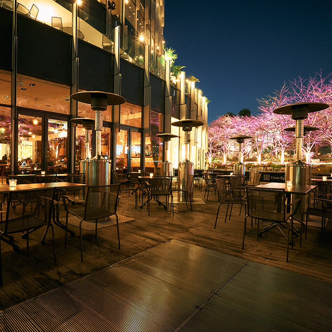 Terrace seats where you can enjoy the scenery that changes with each season
